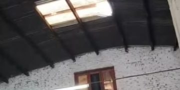 Adolescente cayó del techo de un tinglado en Fernando de la Mora y está grave