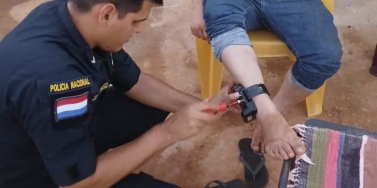 Piden cuentas al Ejecutivo sobre fallas, costos y cobertura de las tobilleras electrónicas