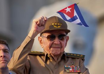 Una jueza de Miami emite una orden de arresto estatal contra Raúl Castro