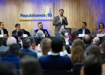 Flávio Bolsonaro suma apoyos clave de Republicanos y Novo para el balotaje