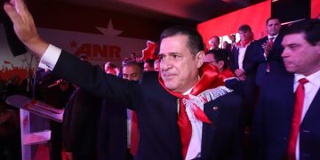 Horacio Cartes anuncia que Honor Colorado no presentará candidatura presidencial para las internas