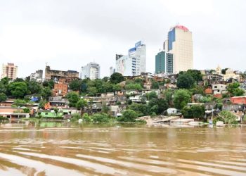 El río Paraná baja levemente, pero advierten por nuevos pronósticos de lluvia