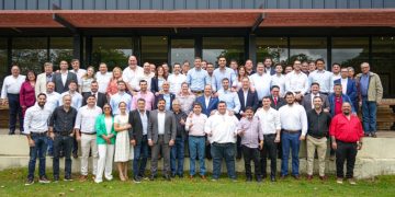 Peña reunió a dirigentes de Asunción en plena crisis de Honor Colorado