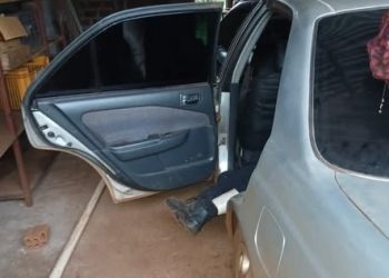 Fue a descansar a su vehículo y lo hallaron sin vida al día siguiente