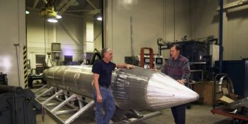 Qué es la «madre de todas las bombas» que EE.UU evalúa usar contra Irán