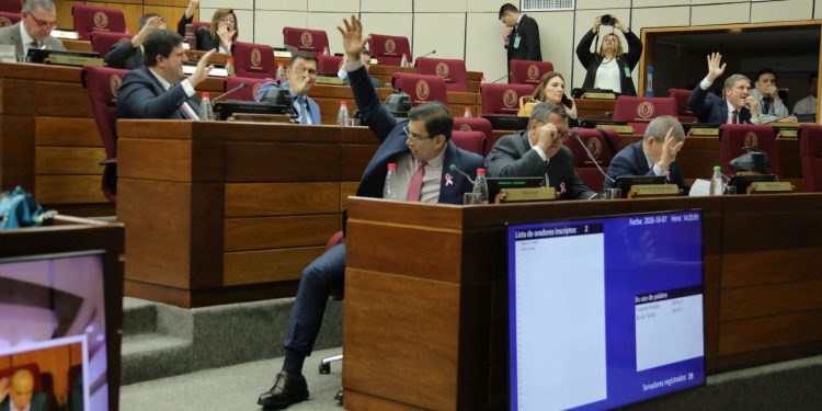 Senadores sancionan pensión graciable para la madre de Rodrigo Quintana
