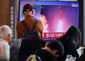 Kim Jong-un presentó un misil capaz de alcanzar EE.UU