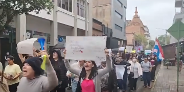 Marchan sobre calle Palma exigiendo justicia para Deisy Paola
