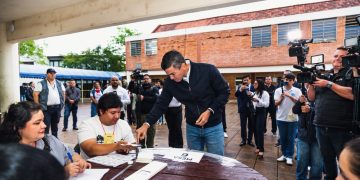 «Tenemos que celebrar la solidez del sistema electoral», afirma Santiago Peña