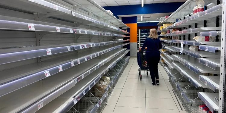Huelga de transportistas vacía los supermercados del sur de Italia