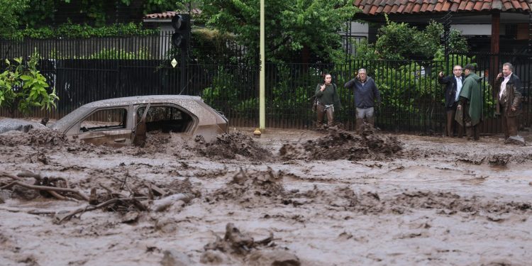 Temporal en Chile dejó 6 heridos, evacuaciones y la declaración del estado de emergencia